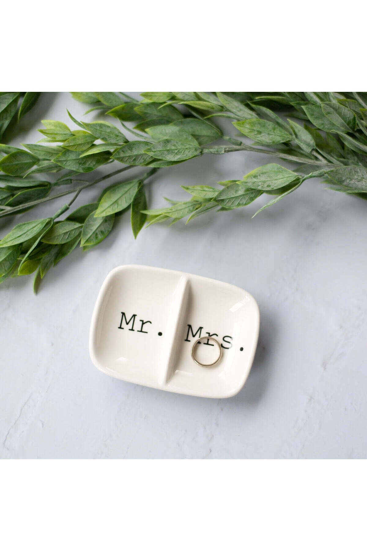 Mr. & Mrs. Temalı Yüzüklük