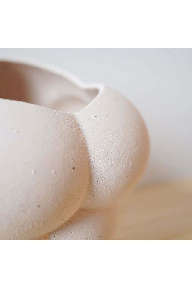 Krem Organik Şekilli Vazo