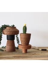 El Yapımı Kabartmalı Terracotta Vazo